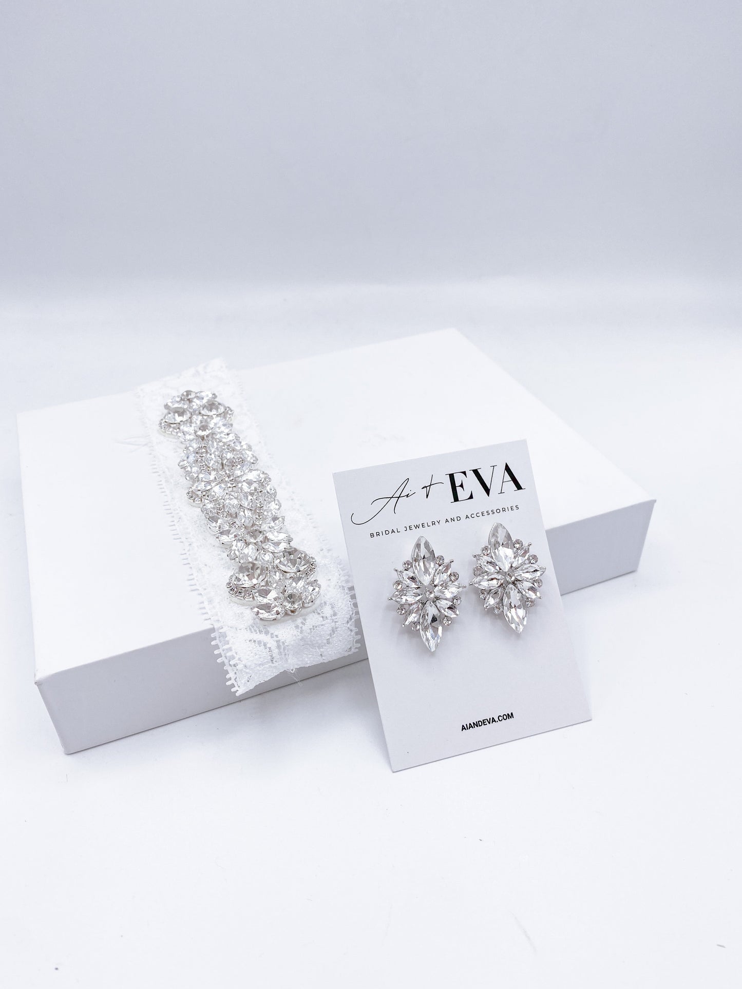 Libra Studs Clip ons
