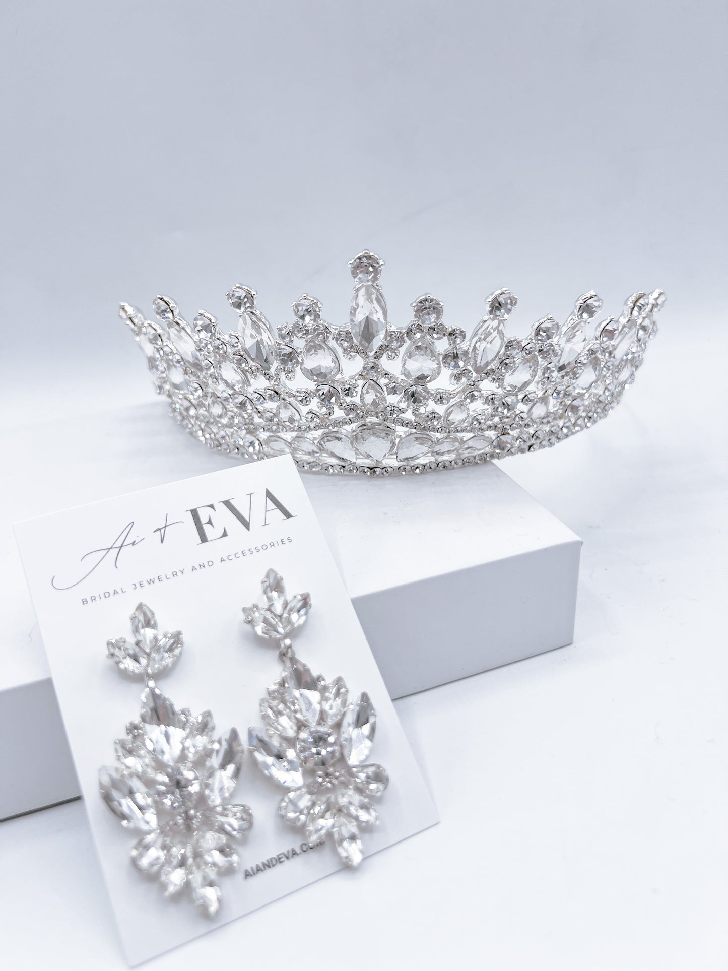 Gineva Crown