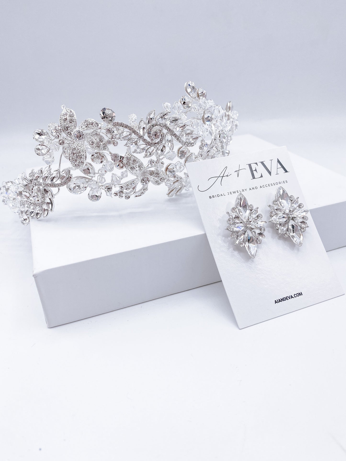 Libra Studs Clip ons