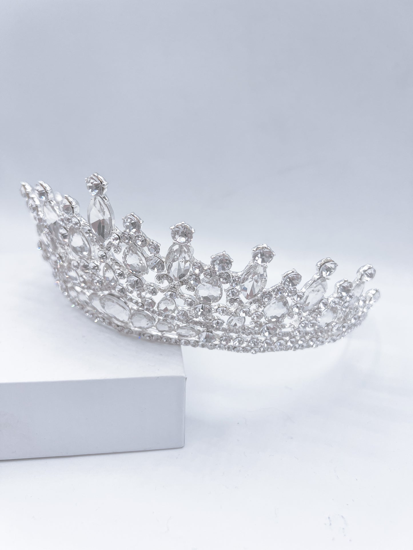 Gineva Crown