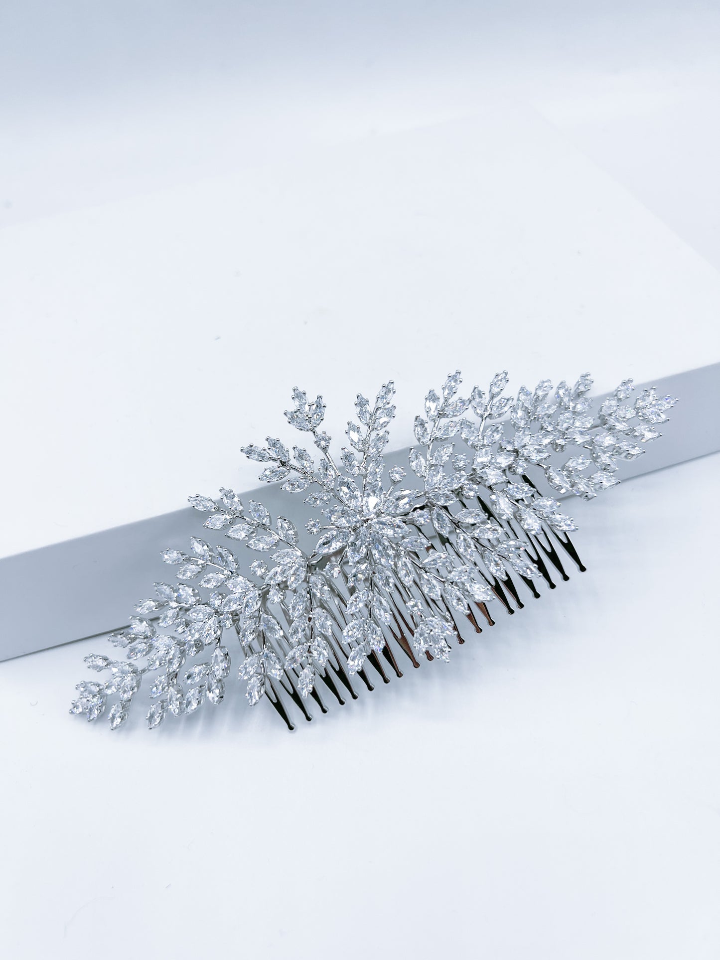 Nira Headpiece CZ
