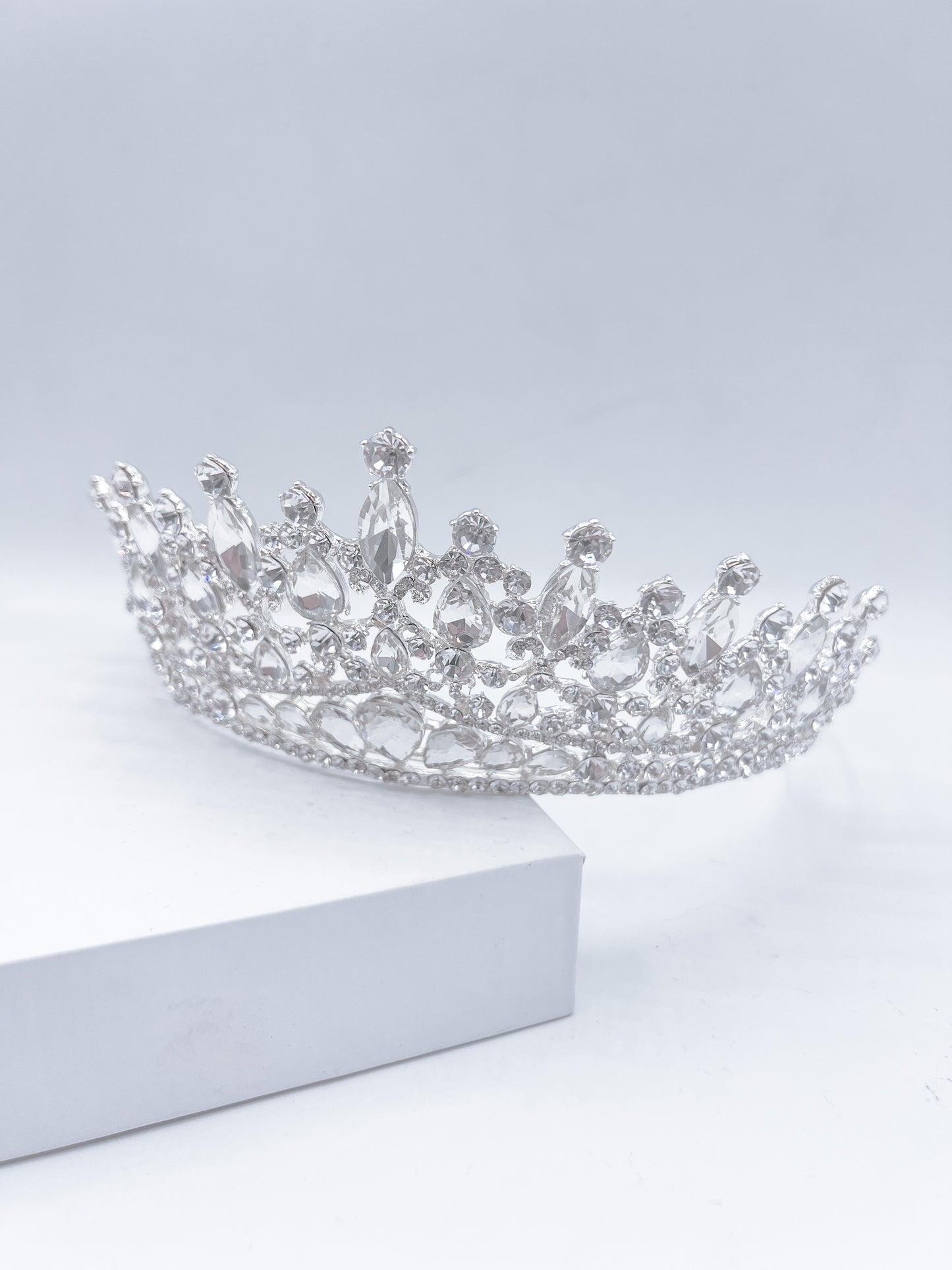 Gineva Crown