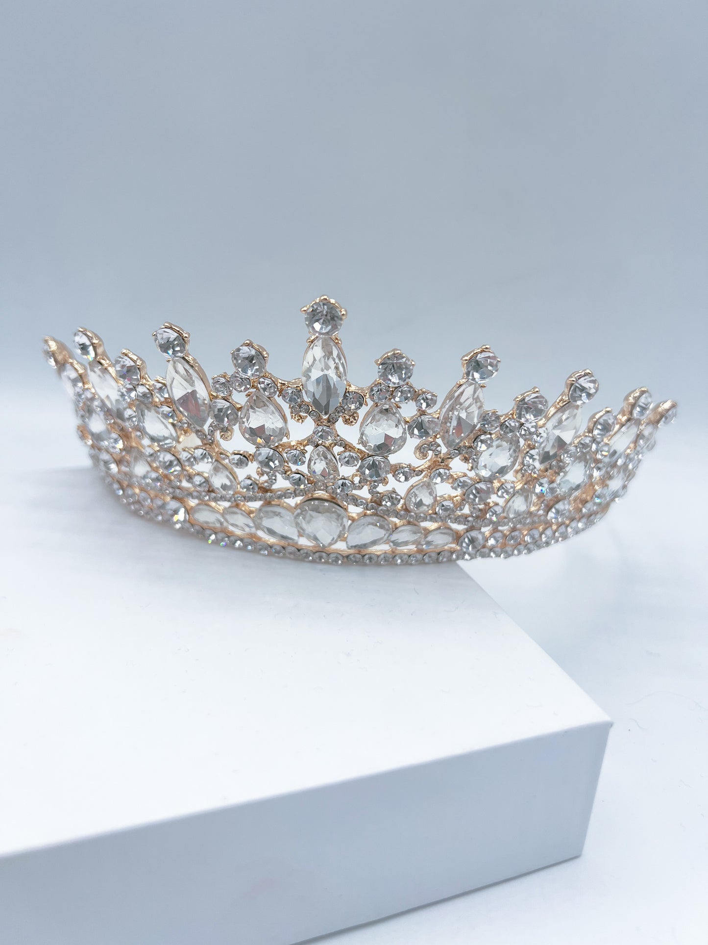 Gineva Crown